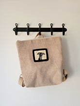 Kép betöltése a galériamegjelenítőbe: Házi kedvenc hímzések - táskával