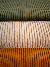 Kép betöltése a galériamegjelenítőbe: Házi kedvenc hímzések - táskával