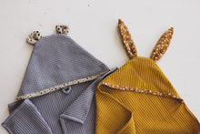 Kép betöltése a galériamegjelenítőbe: Nagy gyerek törölköző - mintás