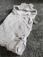 Kép betöltése a galériamegjelenítőbe: Teddy babapólya/takaró