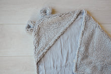 Kép betöltése a galériamegjelenítőbe: Teddy babapólya/takaró