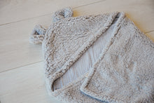 Kép betöltése a galériamegjelenítőbe: Teddy babapólya/takaró