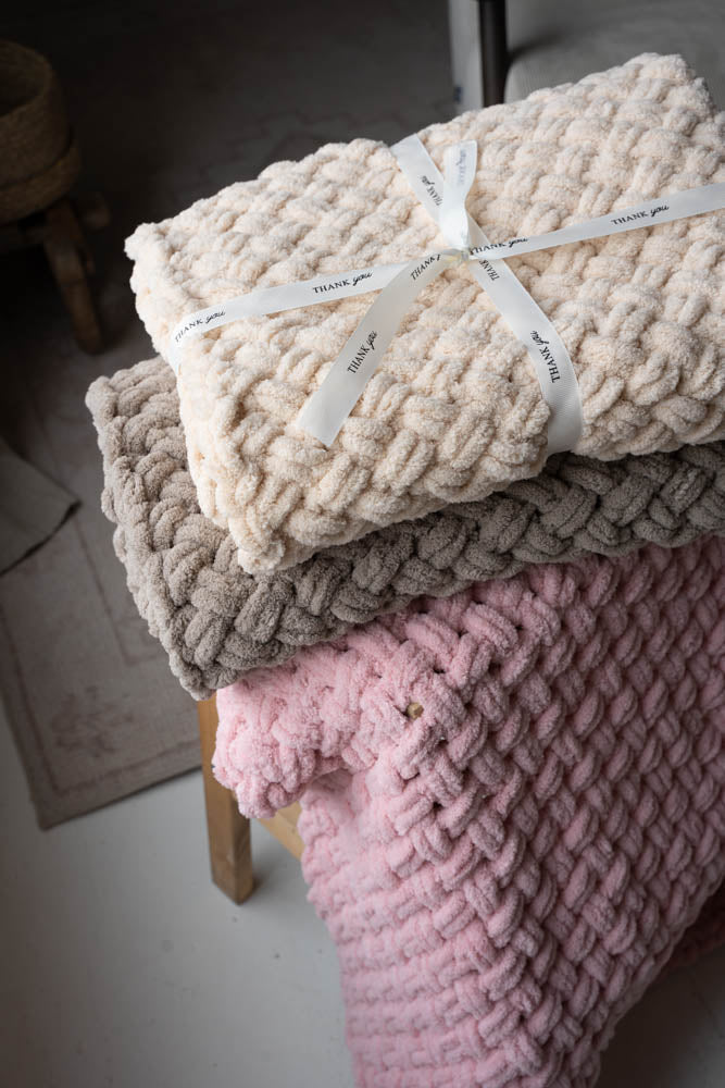 Crossed plüss takaró