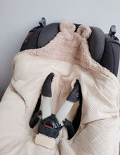 Kép betöltése a galériamegjelenítőbe: Teddy babapólya/takaró
