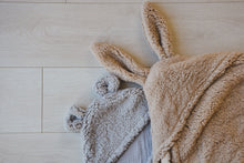 Kép betöltése a galériamegjelenítőbe: Teddy babapólya/takaró
